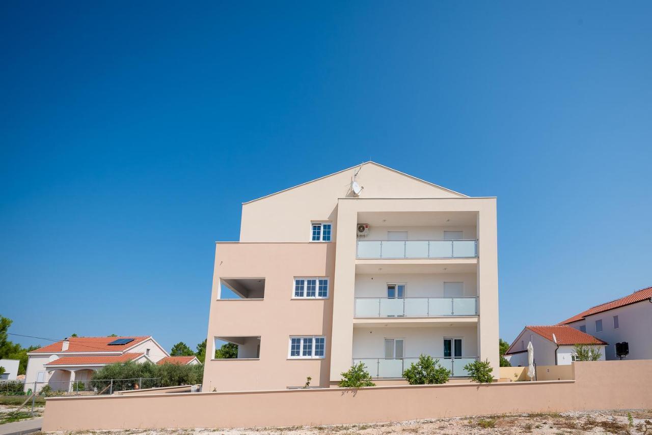 Apartments Sandrina Vrsi Eksteriør bilde