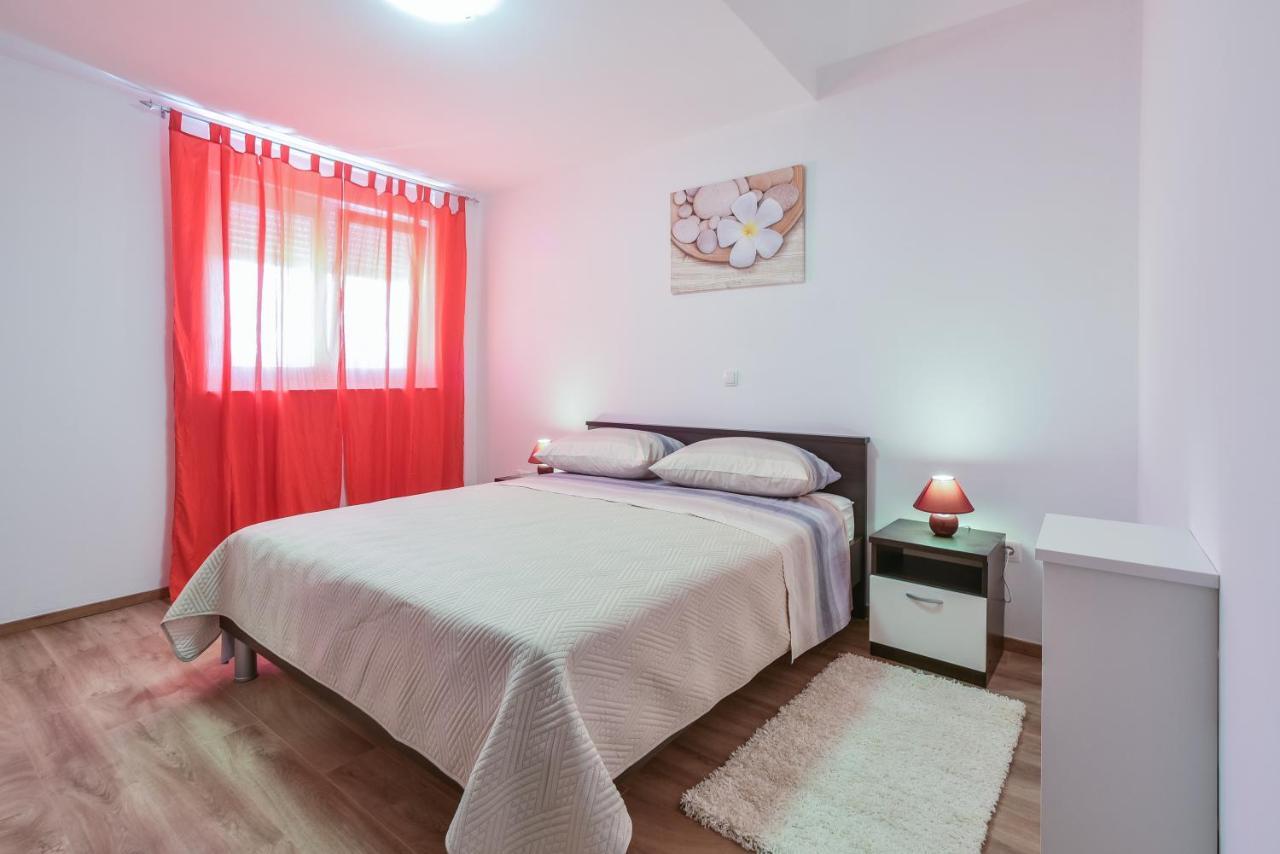 Apartments Sandrina Vrsi Eksteriør bilde