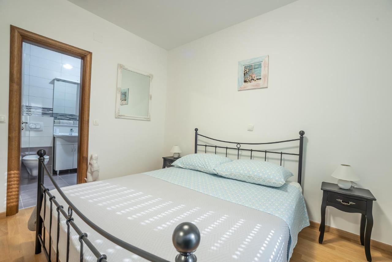 Apartments Sandrina Vrsi Eksteriør bilde