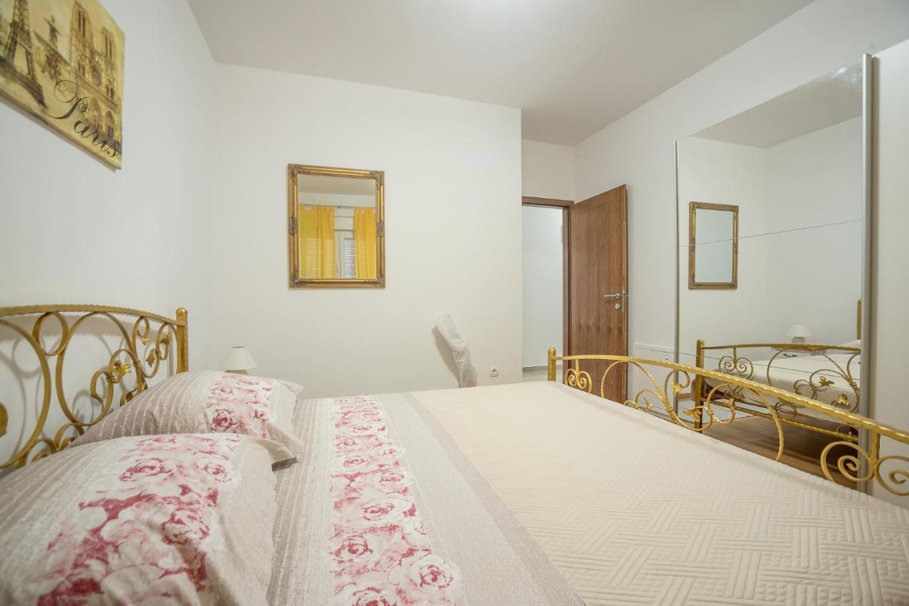 Apartments Sandrina Vrsi Eksteriør bilde