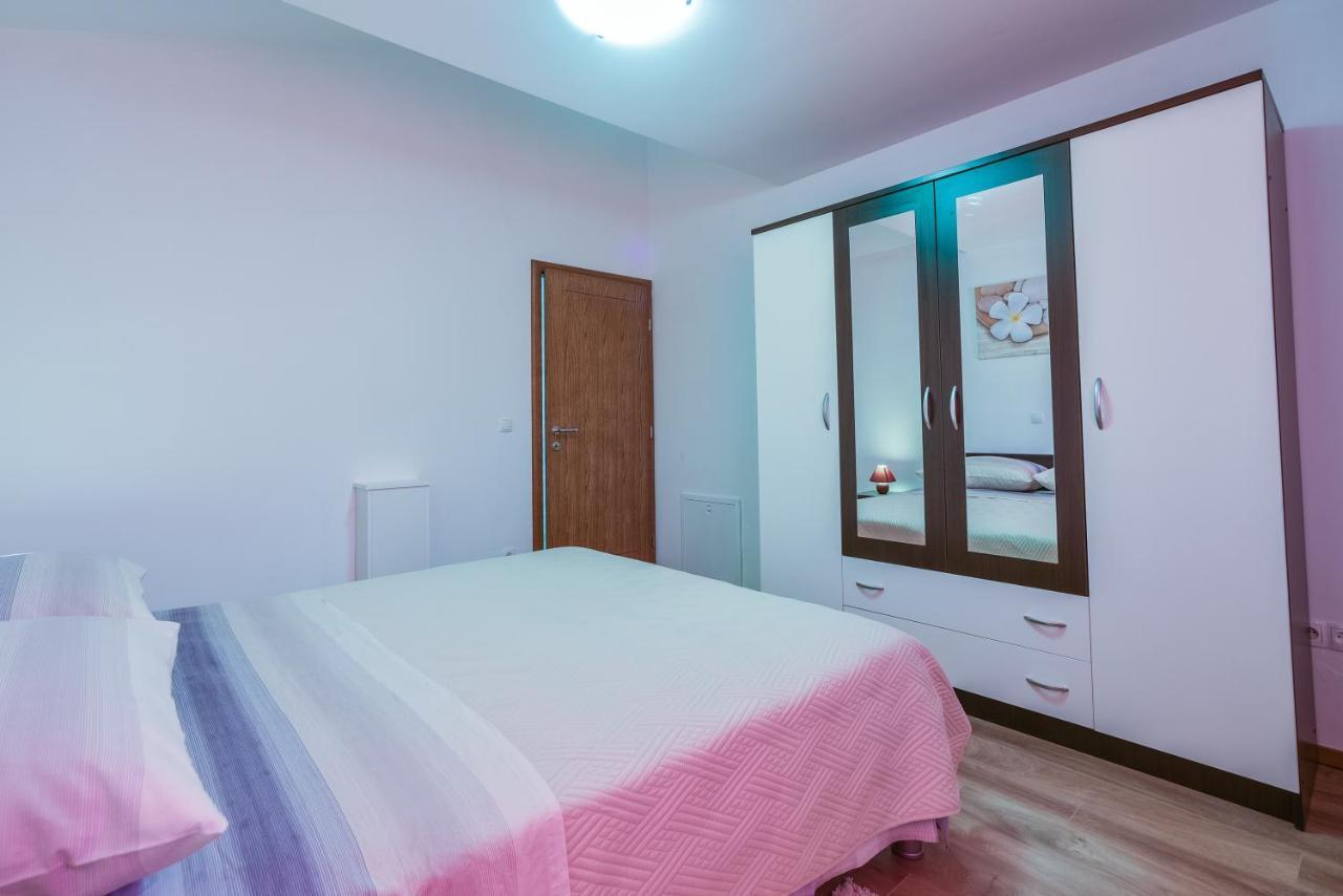 Apartments Sandrina Vrsi Eksteriør bilde