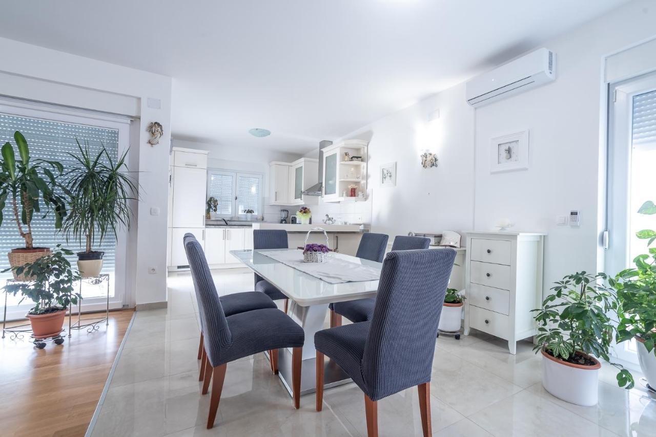 Apartments Sandrina Vrsi Eksteriør bilde