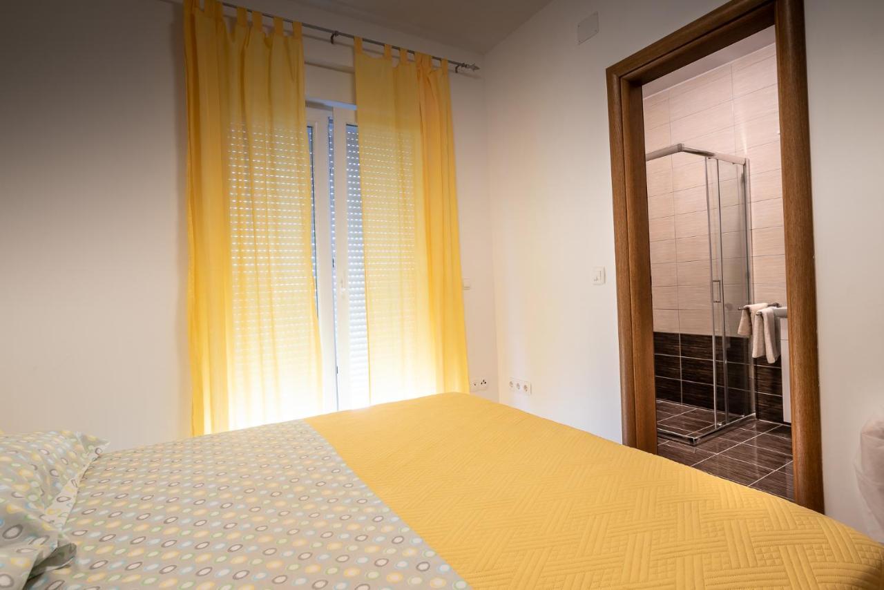 Apartments Sandrina Vrsi Eksteriør bilde
