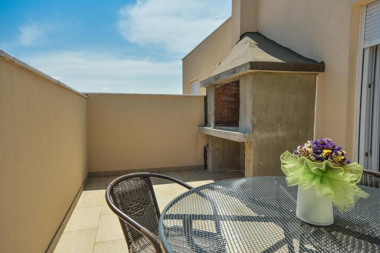 Apartments Sandrina Vrsi Eksteriør bilde