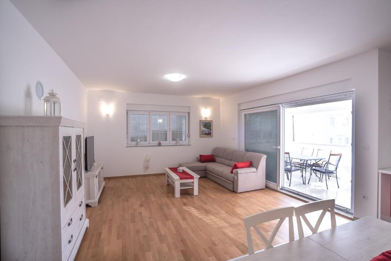 Apartments Sandrina Vrsi Eksteriør bilde