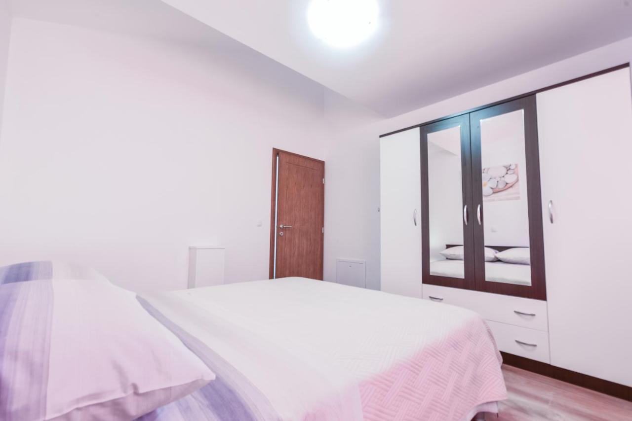 Apartments Sandrina Vrsi Eksteriør bilde