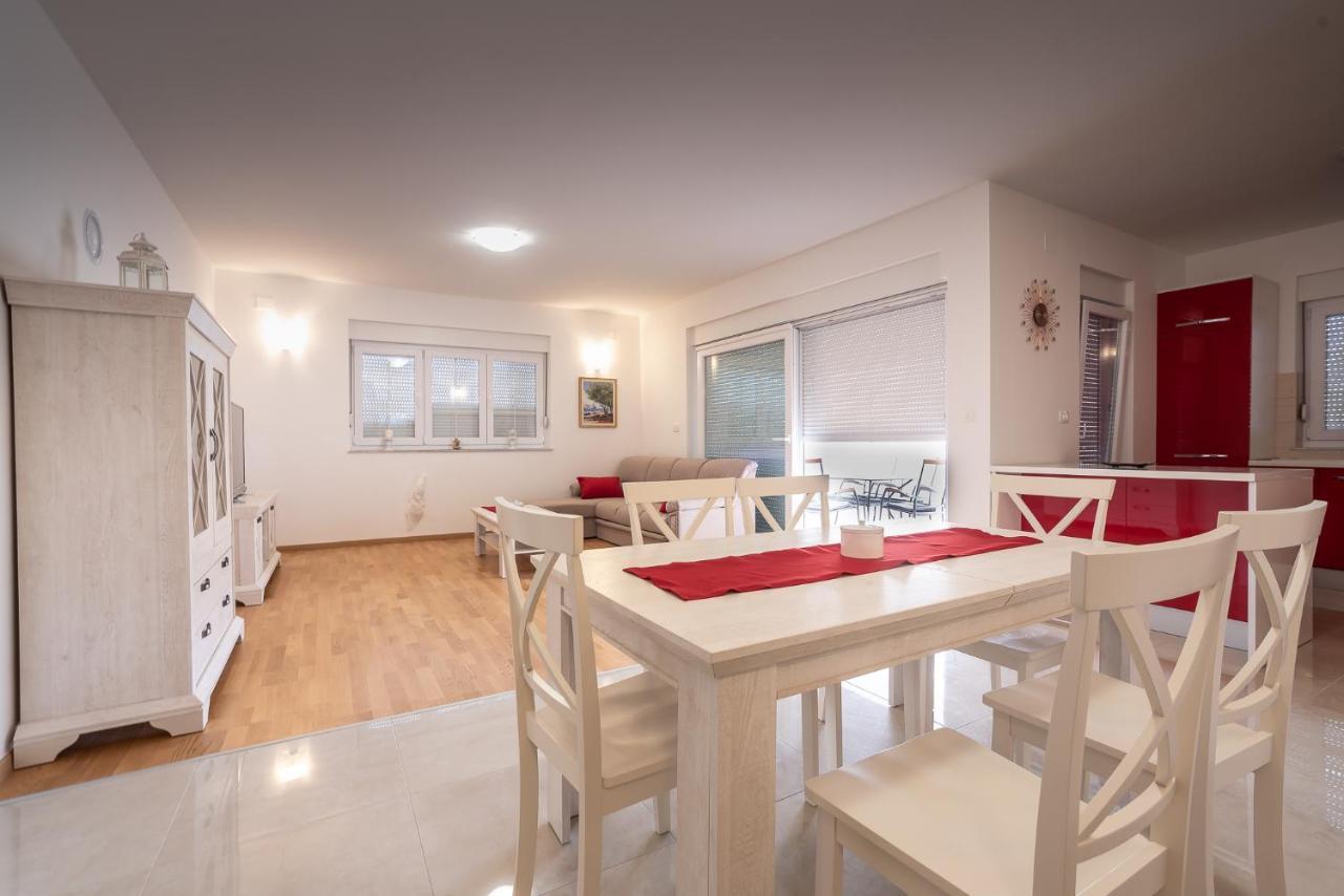 Apartments Sandrina Vrsi Eksteriør bilde